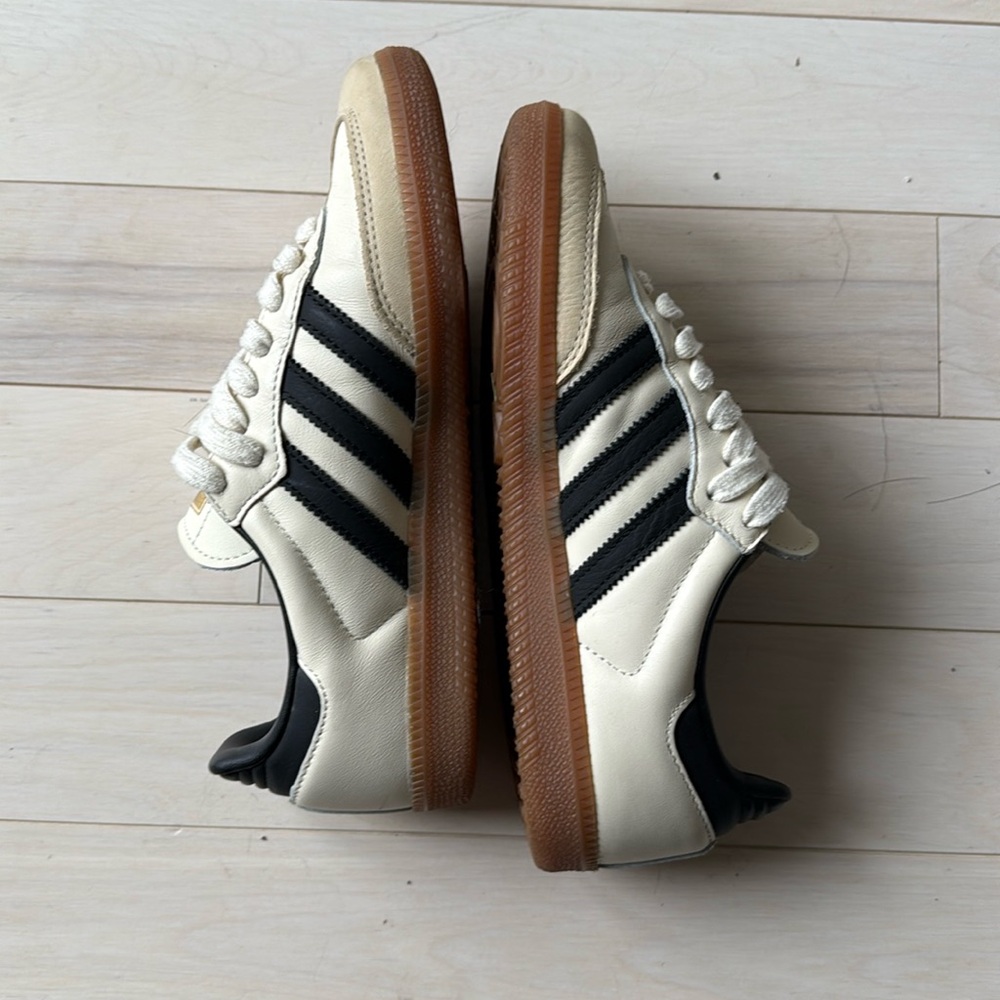 Adidas Women’s Cream and Black Sambas